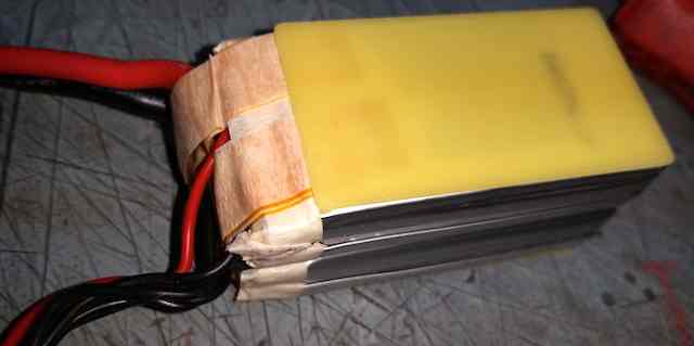 Fiberglass (G10) plate on HK Graphene Battery